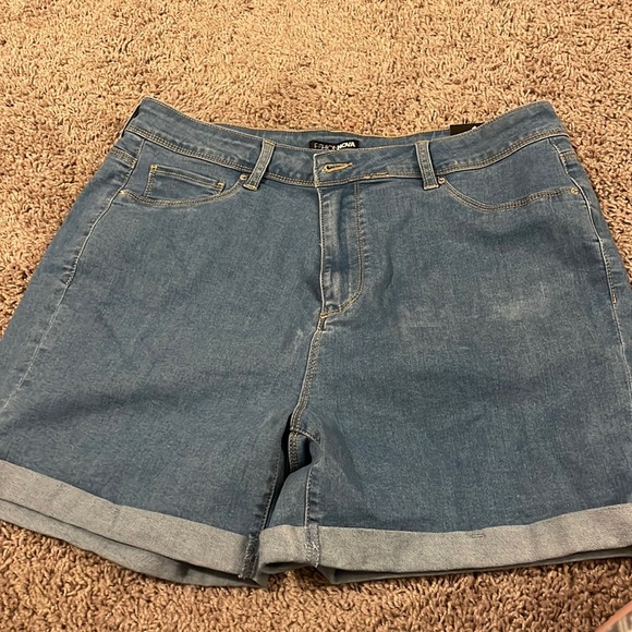 Fashion move plus size no muffin top shorts - Picture 1 of 4